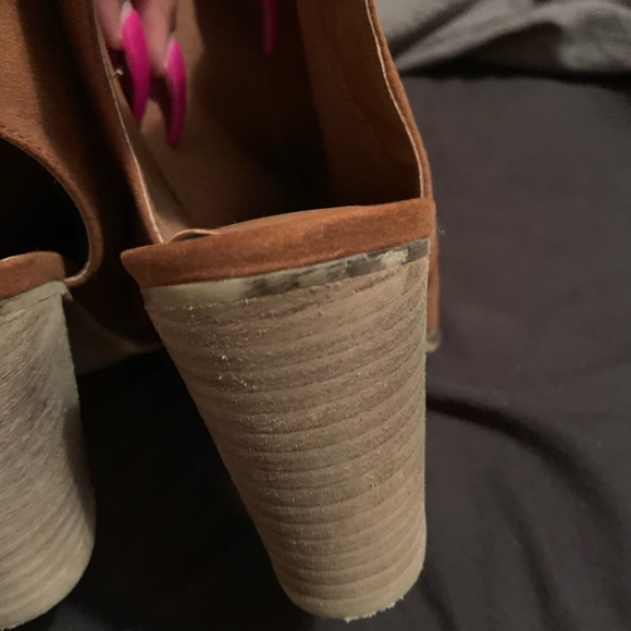 Heel cut out booties - Picture 4 of 4